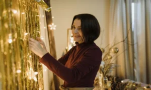 damage free holiday decor for apartment