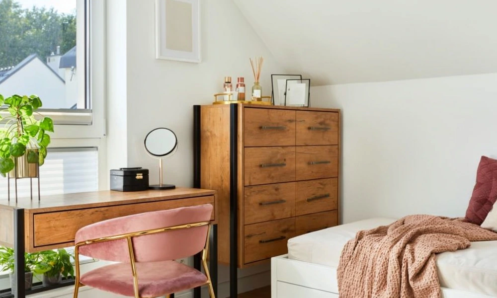 How to Fit a Desk in a Small Bedroom Without It Feeling Like an Office