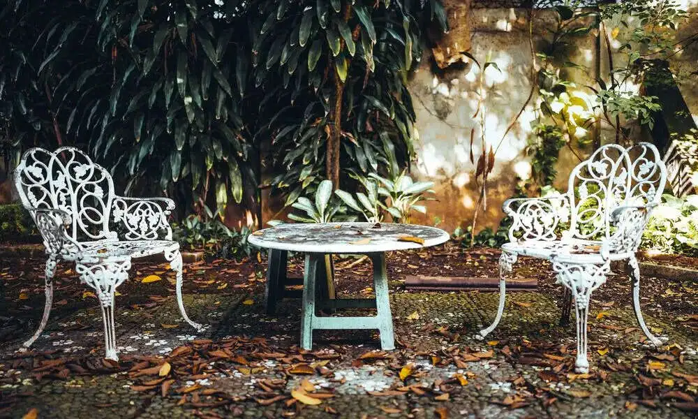 15 Vintage Patio Decor Ideas That Don't Cost a Fortune
